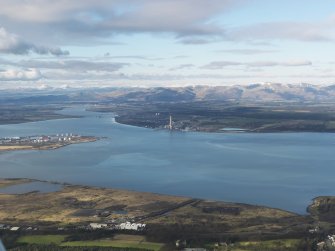 General oblique aerial view of the River Forth centred on Longannet Power Station, taken from the SE.