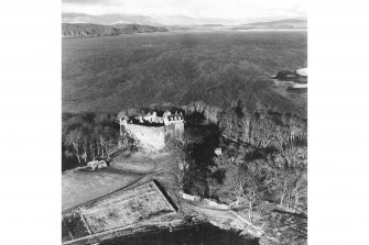 Dunstaffnage Castle.
Aerial view from the South.