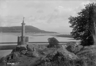 Clachnaharry Monument.
General view, also showing Kessock Ferry.
