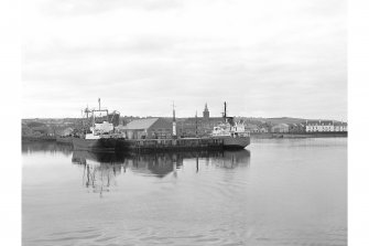 Kirkwall Harbour
View from N showing tankers, beacon and NW front of pier