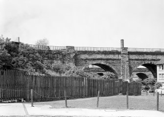 View from SSE showing W arch of aqueduct with part of viaduct in background
Digital image of D 1040