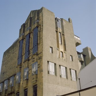SW corner, view of upper storeys from SW