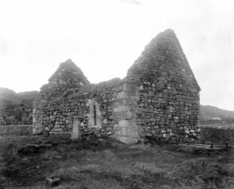 Iona, St Oran's Chapel.
View from South-East.