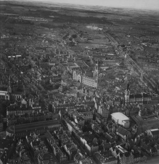 Aberdeen, general view, showing University of Aberdeen Marischal College and Aberdeen Market.  Oblique aerial photograph taken facing north.  This image has been produced from a print.