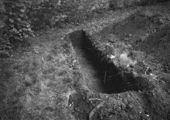Excavation photograph : details of trench B, looking south.