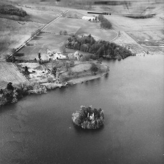 Clunie Castle Hill/Loch of Clunie/St Catherine's Chapel.
General oblique aerial view.