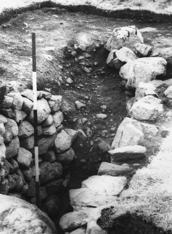 Excavation photograph : end of souterrain.