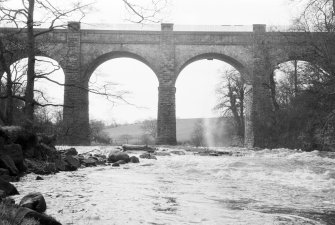 General view of Almond Aqueduct, Union Canal.