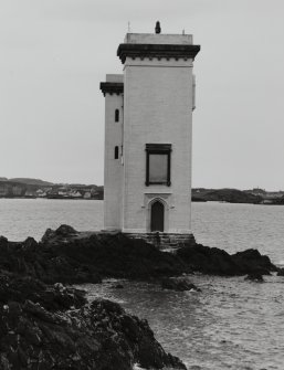 Port Ellen Lighthouse.
View from West.