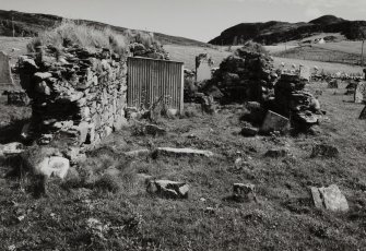 Colonsay, Lower Kilchattan, Old Parish Church.
General view from West.