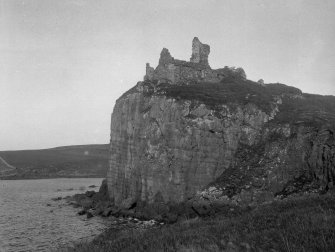 Skye, Duntulm Castle.
General view from West.