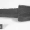 Square-shanked wooden pin with octagonal top (DP99/030). Scale 2 centimetres. (Colin Martin)