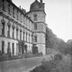 Culross Abbey Mansion House
Rear view of house.
Scanned image from original glass plate negative. Original envelope annotated by Erskine Beveridge 'Culross Abbey from W damaged'