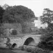 Newmills, Old Bridge.
View of bridge from the west.
Scanned from glass plate negative. Original envelope annotated by Erskine Beveridge 'Newmilns Bridge 1881'