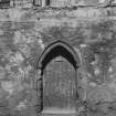 Aberdeen, 48 Shiprow, Provost Ross's House.
General view of arched doorway.