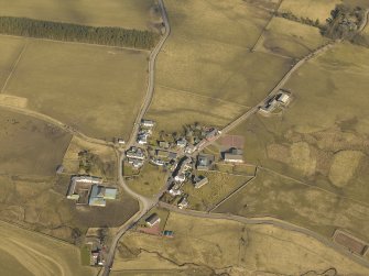 Oblique aerial view centred on the village, taken from the SW