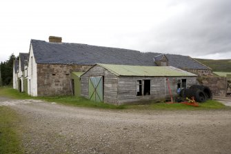 E range of steading (meal mill), view from SE