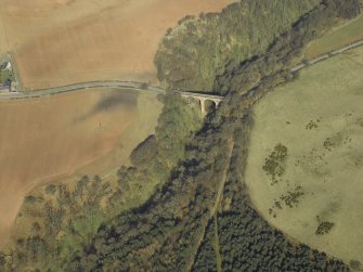 Oblique aerial view centred on the road bridge, taken from the S.