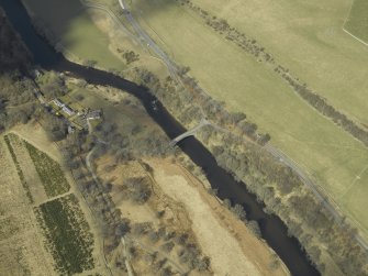 Oblique aerial view centred on the road bridge, taken from the SE.