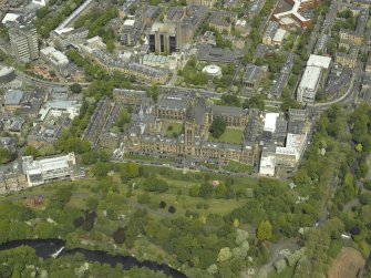 Oblique aerial view centred on the university, taken from the S.