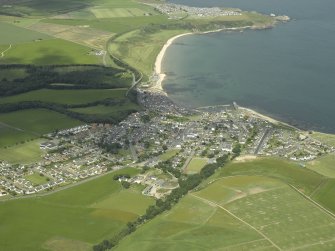 General oblique aerial view centred on the town, taken from the E.