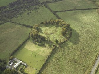 Oblique aerial view centred on the course of the Antonine Wall and the site of the adjoining Roman fort and possible Roman fortlet, taken from the ENE.