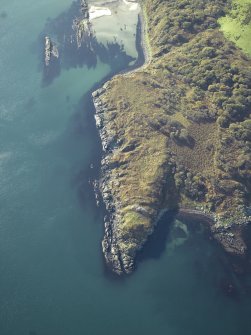 General oblique aerial view centred on the remains of the fort, taken from the NE.