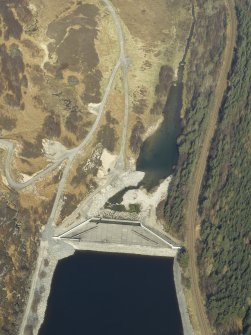 Oblique aerial view centred on the dam, taken from the S.