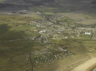 Oblique aerial view centred on the town, taken from the SE.