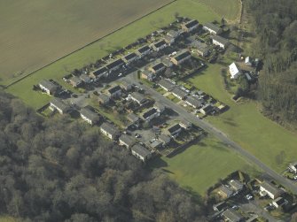 Oblique aerial view centred on King's Gate housing estate, taken from the NE.