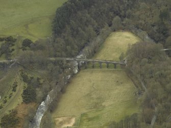 Oblique aerial view centred on the railway viaduct, taken from the NNW.