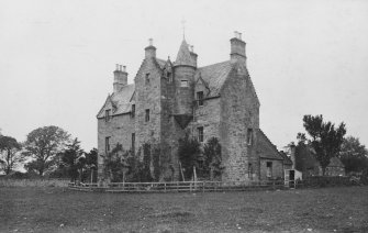 Page 24/2. General view.
PHOTOGRAPH ALBUM NO. 113 (VOL 2): OLD SCOTTISH BARONIAL HOUSES 1879'S & 1880'S