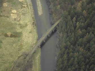 Oblique aerial view centred on Neidpath Viaduct, taken from the SW.