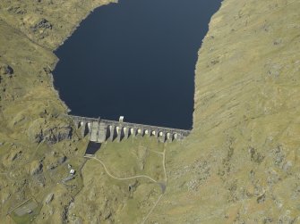 Oblique aerial view centred on the dam, taken from the SE.