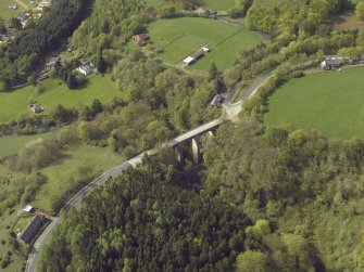 Oblique aerial view centred on the bridge, taken from the NE.