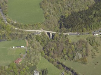 Oblique aerial view centred on the bridge, taken from the SSW.