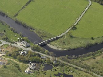 Oblique aerial view centred on the bridge, taken from the SW.
