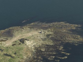 Oblique aerial view centred on the beacon, taken from the NW.