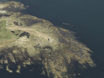 Oblique aerial view centred on the beacon, taken from the SW.