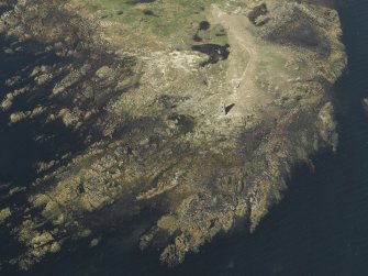 Oblique aerial view centred on the beacon, taken from the SE.