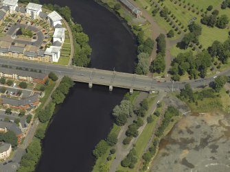 Oblique aerial view centred on the bridge, taken from the SSE.