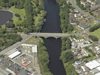 Oblique aerial view centred on the bridge, taken from the SE.