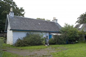 Cottage. View from east