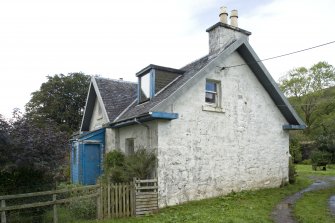 Cottage. View from southwest