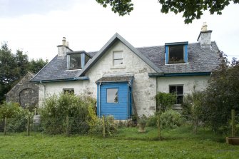 Cottage. View from west