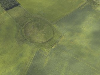 Oblique aerial view centred on the remains of the fort, taken from the SSE.