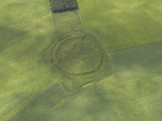 Oblique aerial view centred on the remains of the fort, taken from the SE.