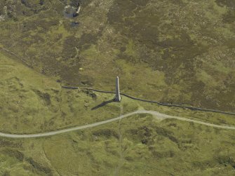 Oblique aerial view centred on the monument, taken from the NW.