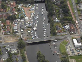 Oblique aerial view centred on the bridge, taken from the NNW.