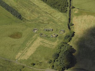 Oblique aerial view centred on the anti-aircraft battery, taken from the SE.